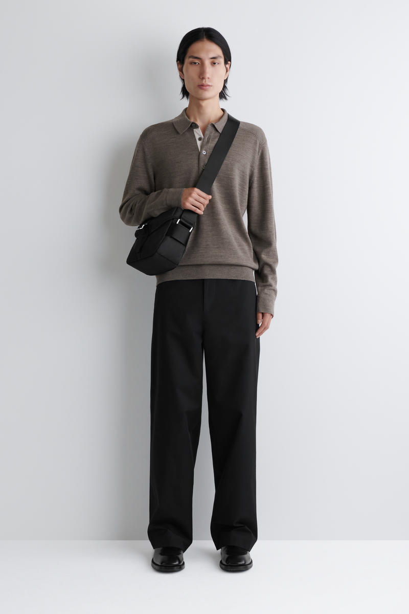 COS パシュート クロスボディバッグ - ナイロン