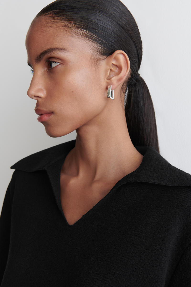 COS ダブルニットオープンカラーセーター