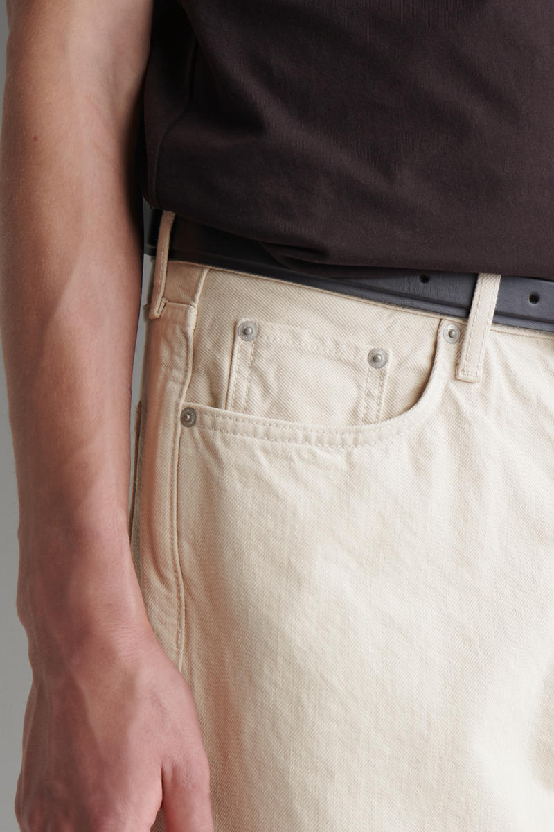 COS ライダーストレートレッグジーンズ