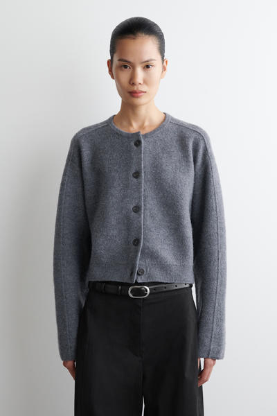 COS ボイルドウールカーディガン