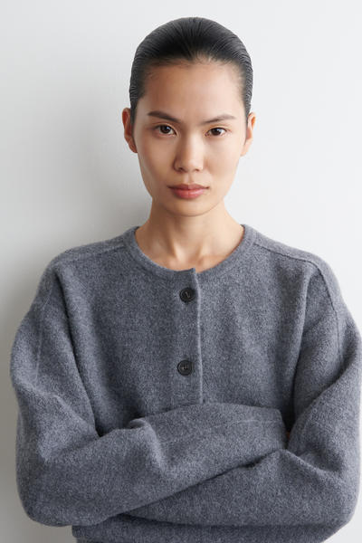 COS ボイルドウールカーディガン