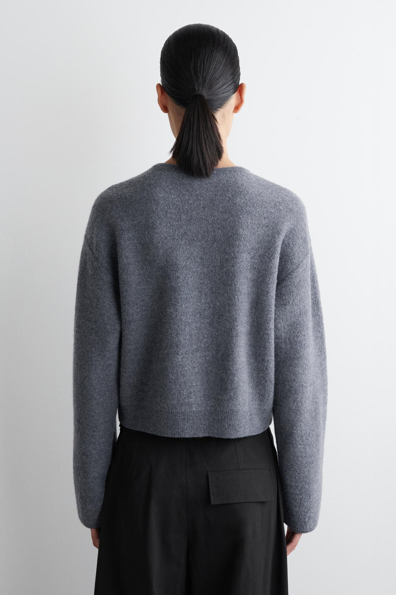 COS ボイルドウールカーディガン