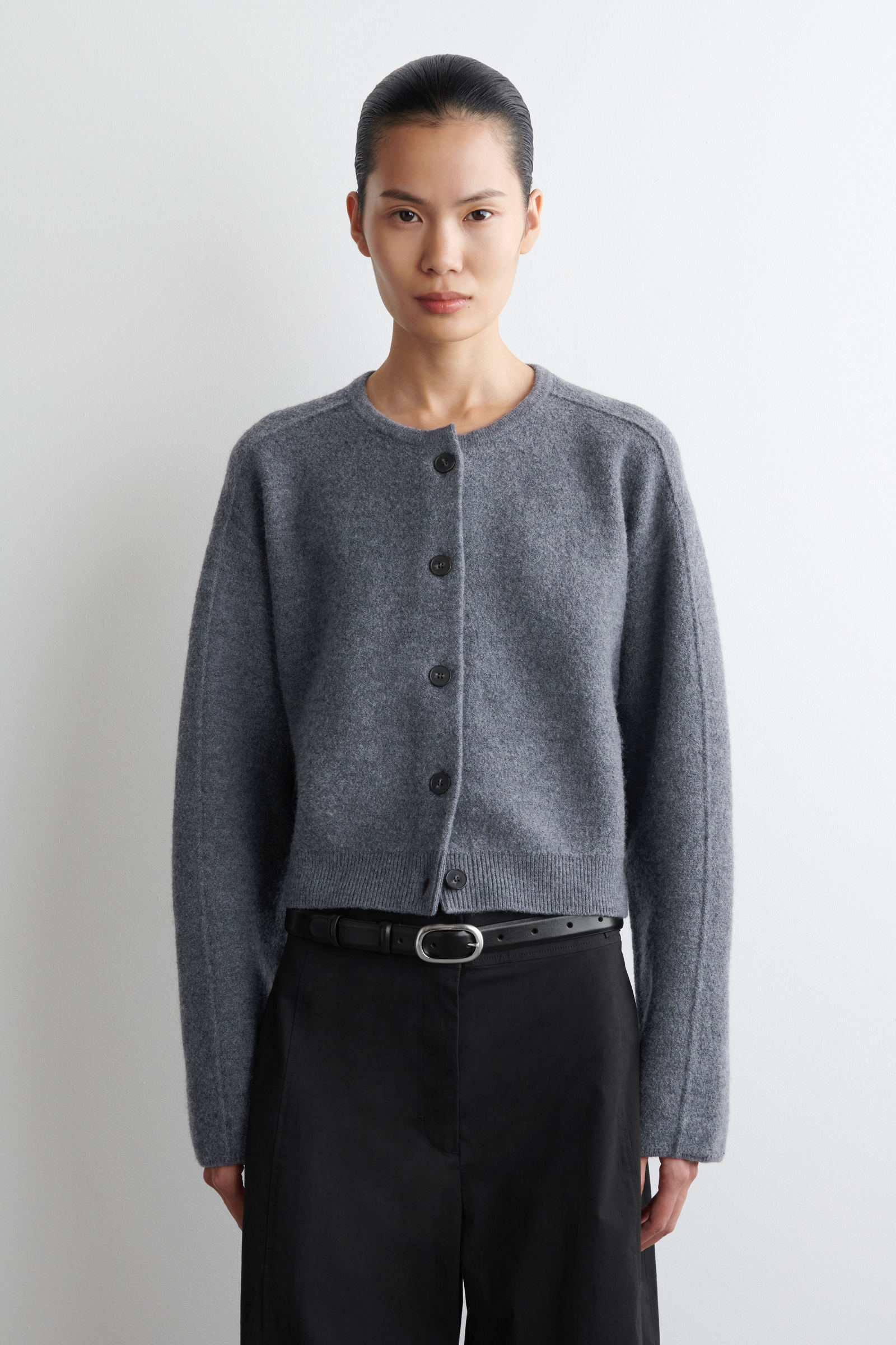 BOILED-WOOL CARDIGAN ボイルドウールカーディガン グレー｜COS コス