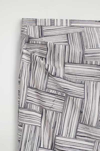 COS プリント入りコットンラップスカート