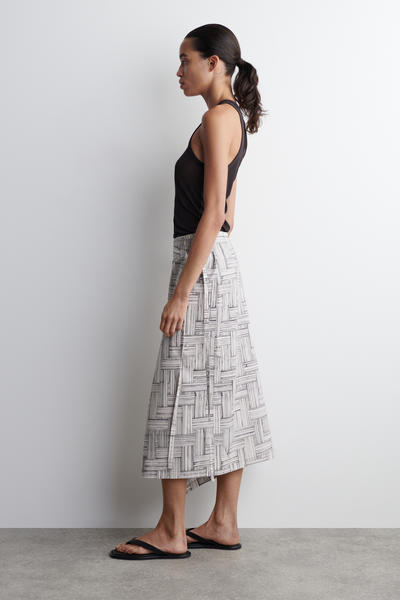 COS プリント入りコットンラップスカート