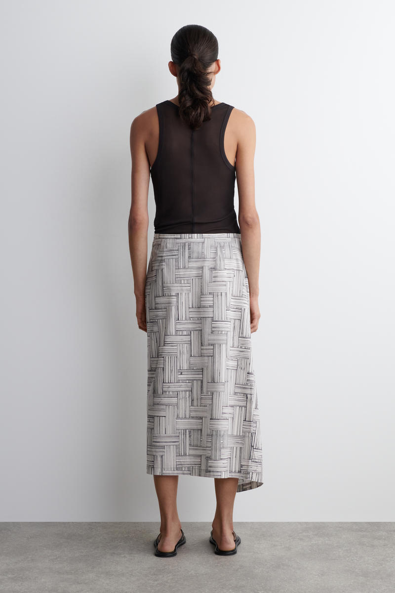 COS プリント入りコットンラップスカート