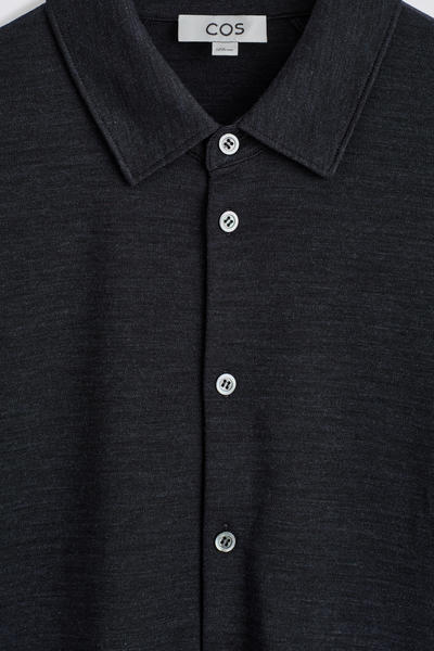 COS ウール混ジャージーシャツ