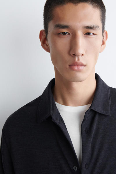 COS ウール混ジャージーシャツ