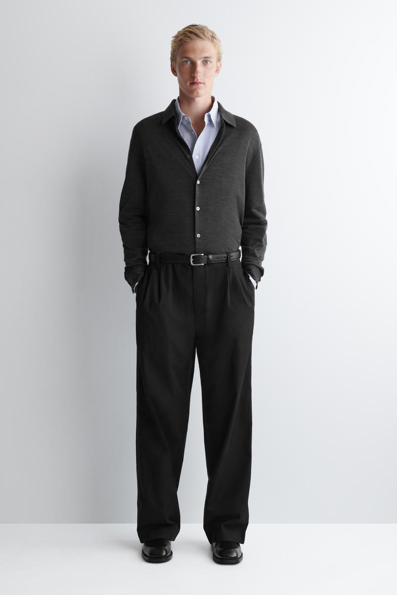 フィグベル　圧縮ニットウールシャツジャケット WOOL-BLEND JERSEY SHIRT ウール混ジャージーシャツ｜COS コス