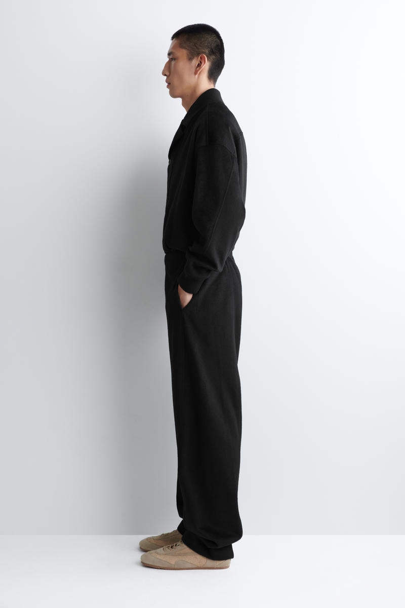 WOOL-BLEND BARREL-LEG TROUSERS ウールブレンドバレルレッグ