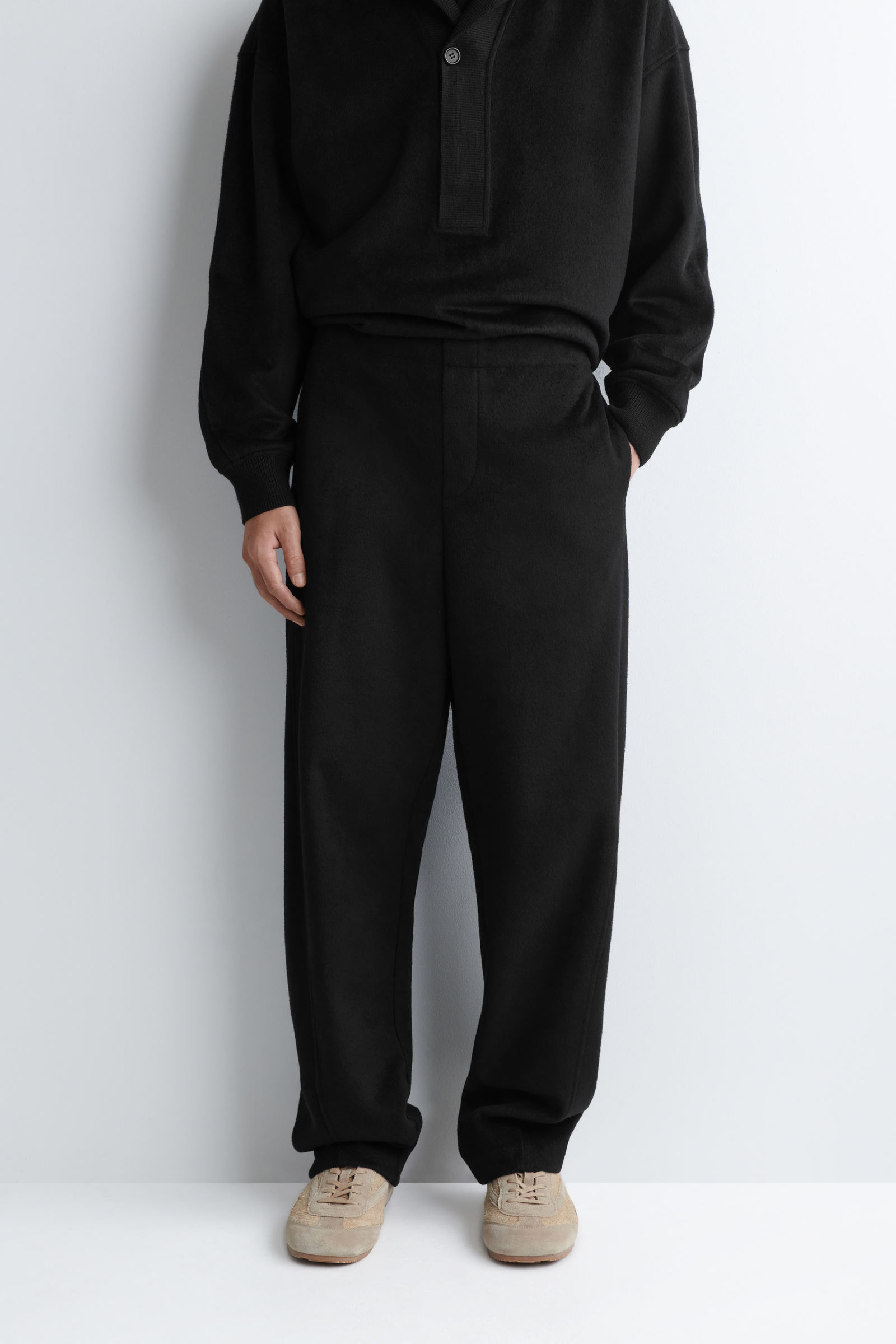 WOOL-BLEND BARREL-LEG TROUSERS ウールブレンドバレルレッグ