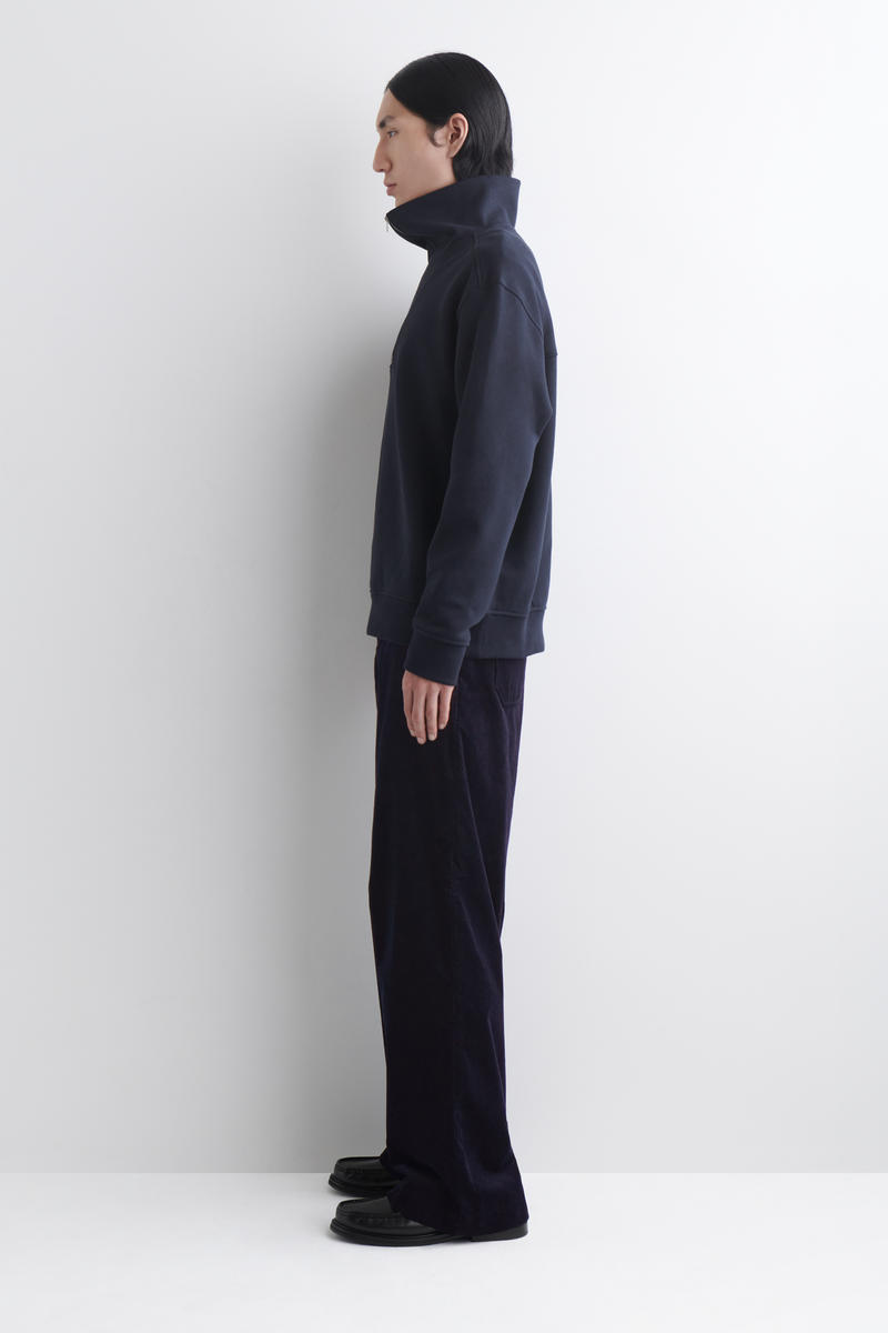 COS ファネルネックジップアップセーター