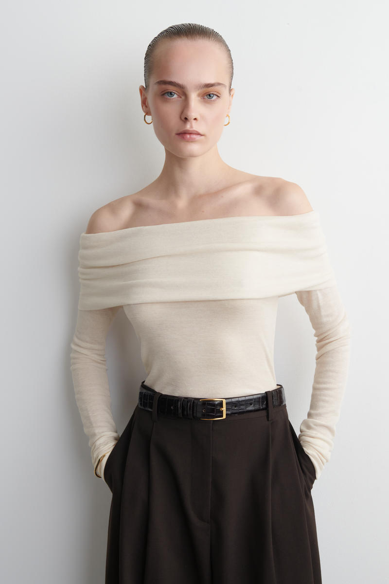 COS オフショルダー 長袖トップス OFF-THE-SHOULDER MERINO WOOL TOP オフショルダーメリノウール
