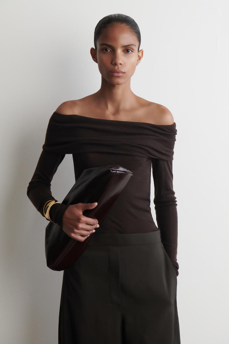 OFF-THE-SHOULDER MERINO WOOL TOP オフショルダーメリノウール