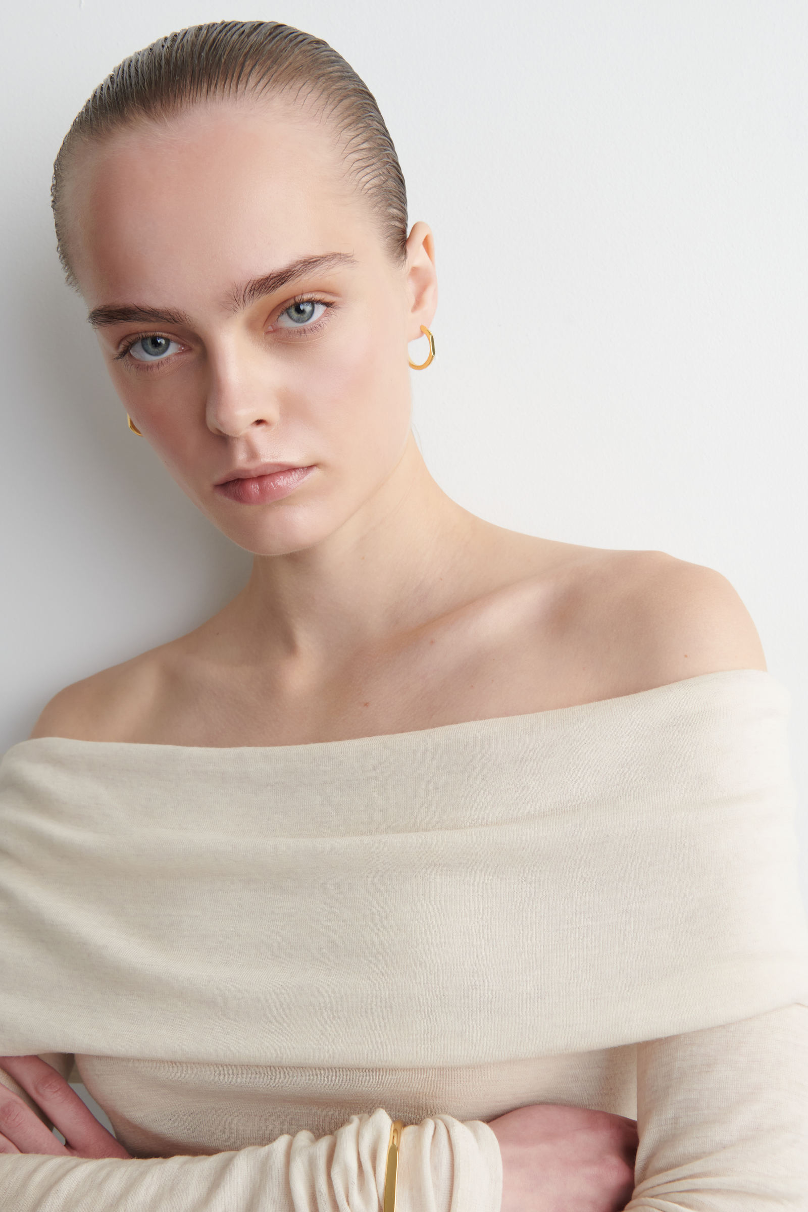 OFF-THE-SHOULDER MERINO WOOL TOP オフショルダーメリノウール