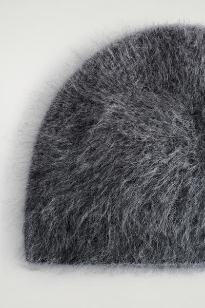 COS ブラッシュドカシミヤビーニー