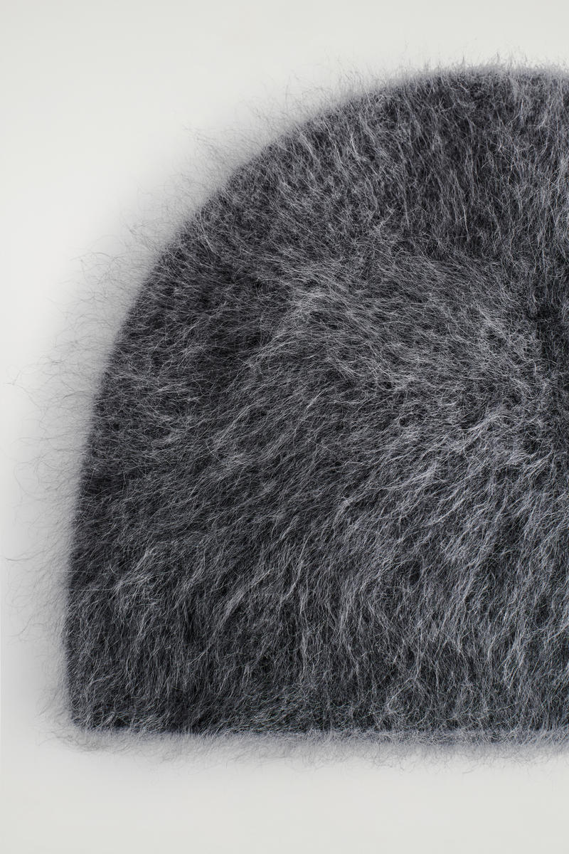 COS ブラッシュドカシミヤビーニー