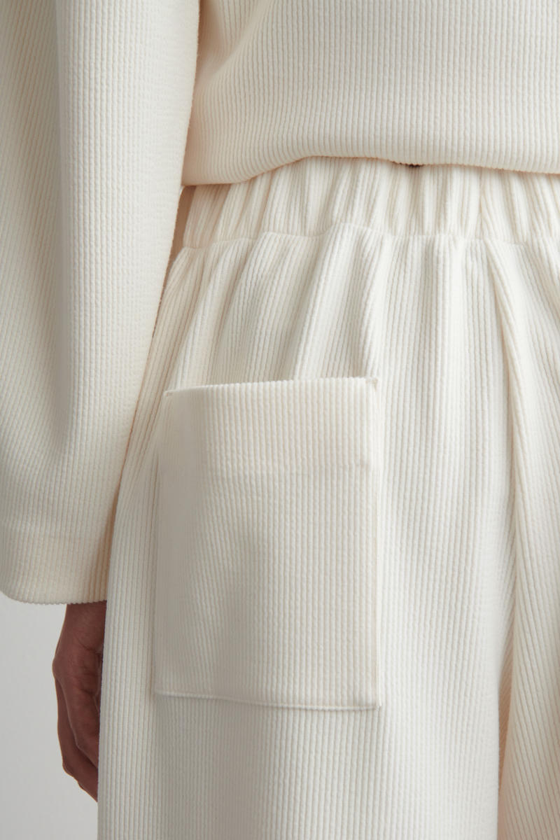 CORDUROY WIDE-LEG TROUSERS コーデュロイワイドレッグパンツ ホワイト