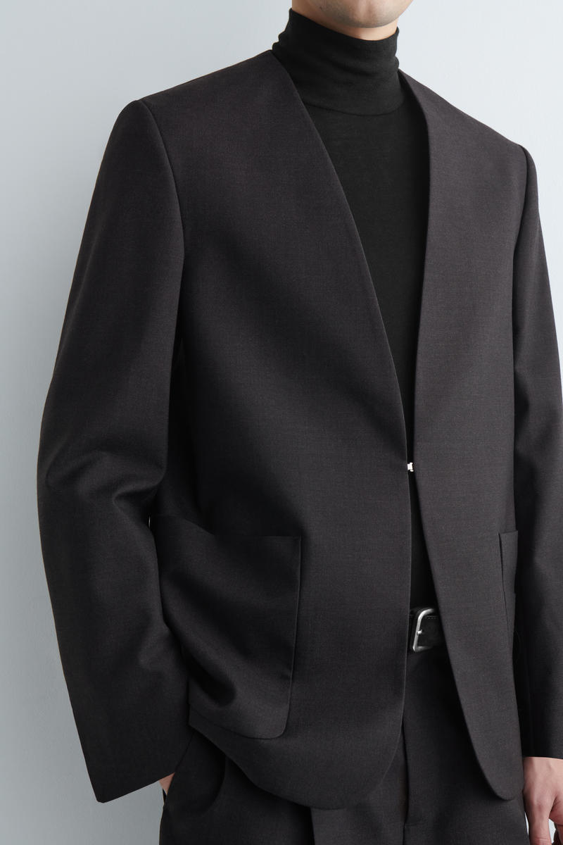 COS ノーカラーウールブレザー