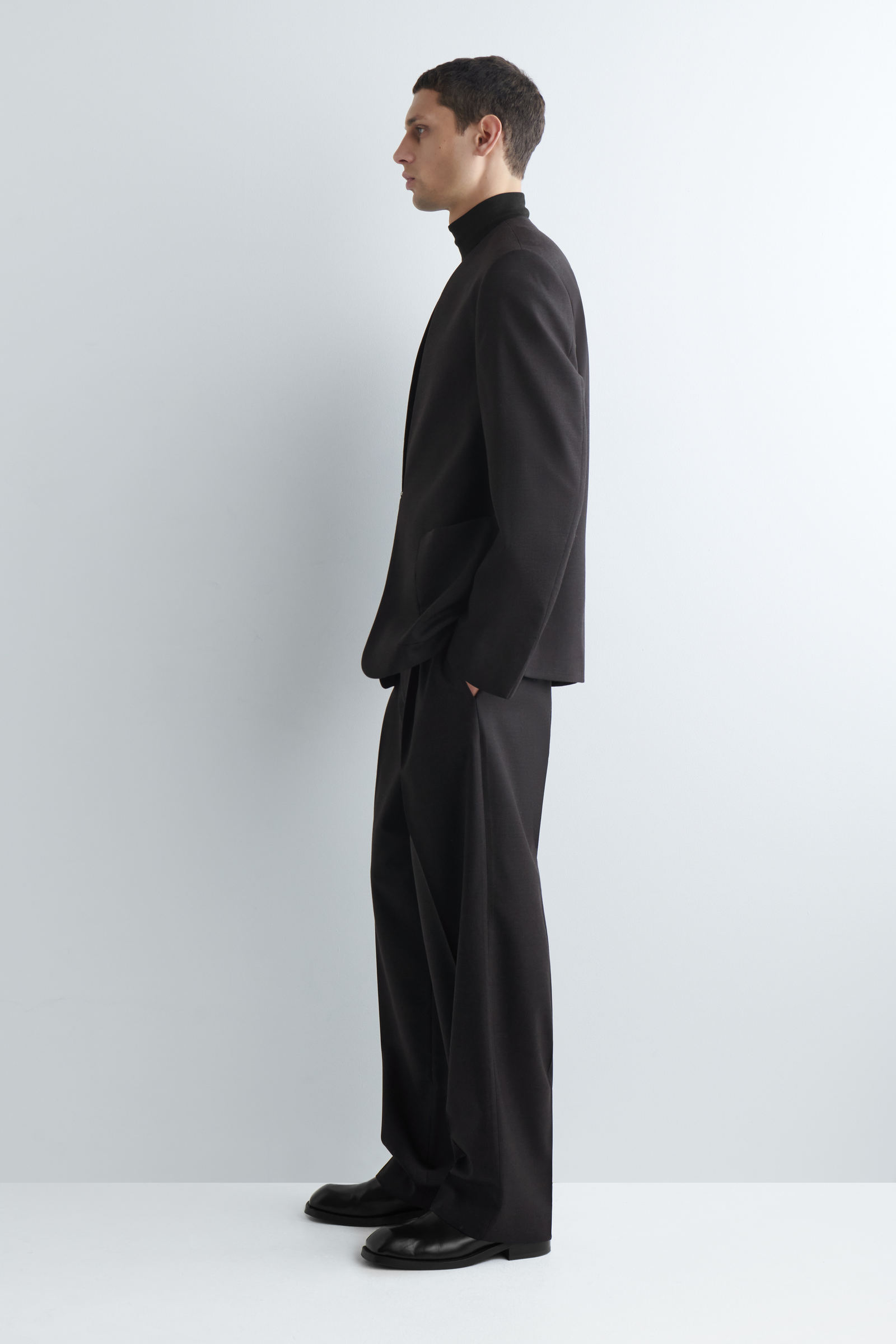 COLLARLESS WOOL BLAZER ノーカラーウールブレザー チャコール｜COS