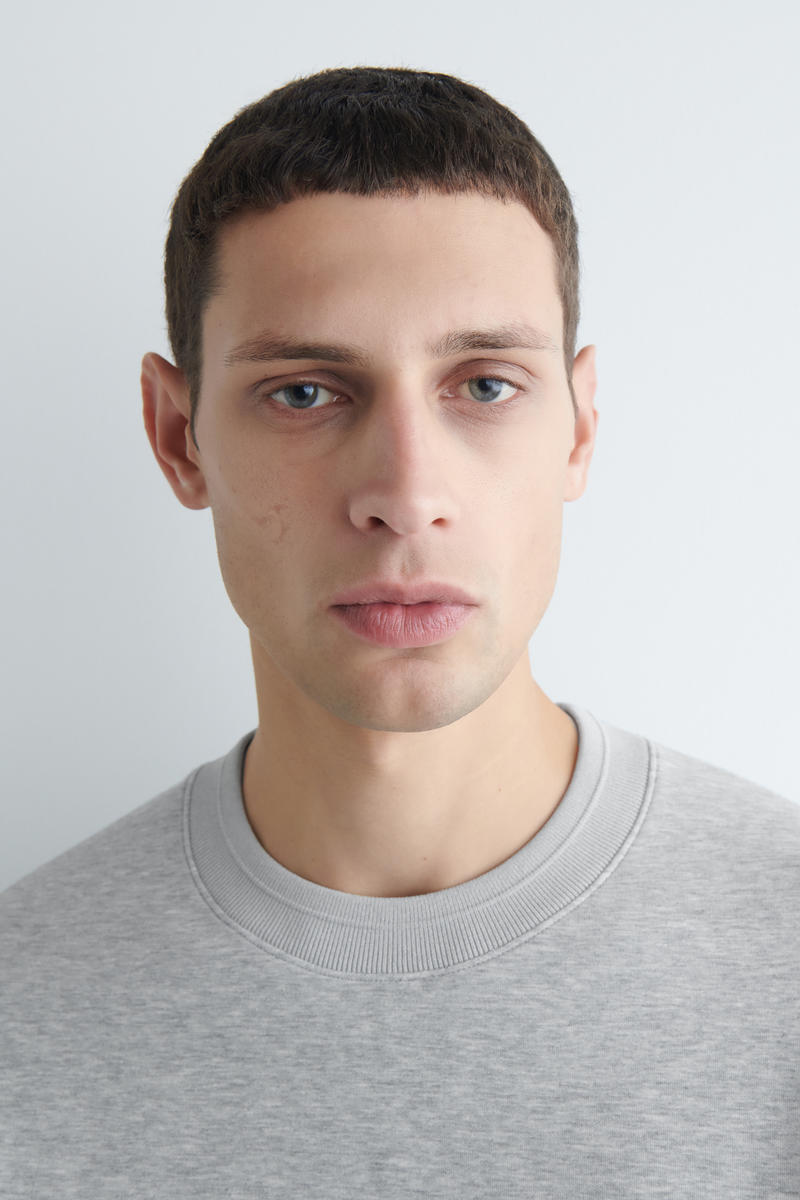 COS リラックス スキューバ スウェットシャツ