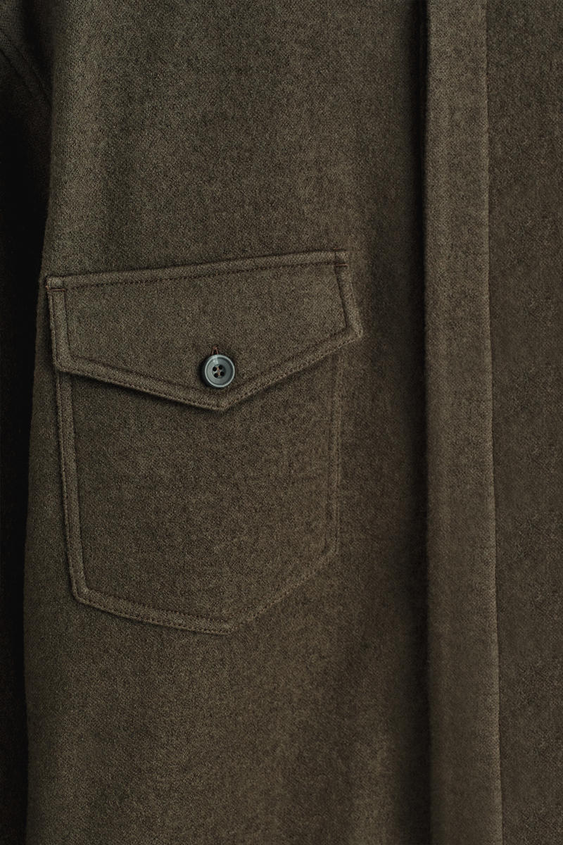 COS ボイルドウールオーバーシャツ