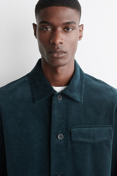 COS 綿コーデュロイオーバーシャツ