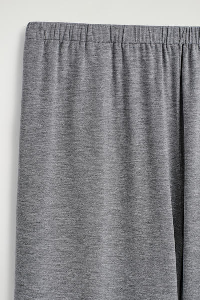 COS フルイドワイドレッグジャージーパンツ