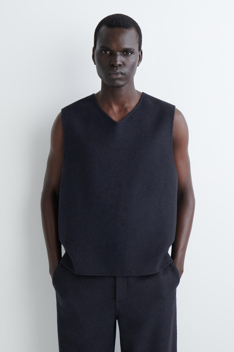 SPLIT WOOL V-NECK VEST スプリットウールVネックベスト｜COS