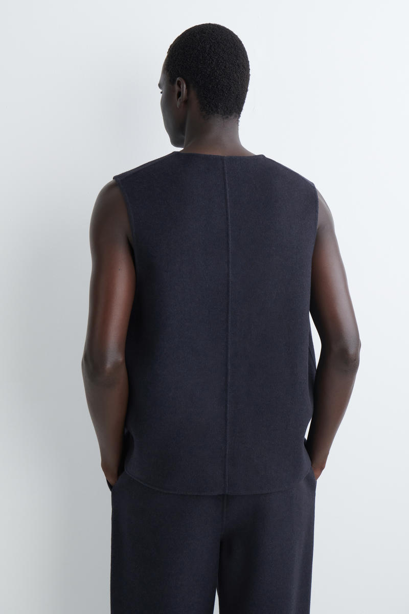 COS スプリットウールVネックベスト