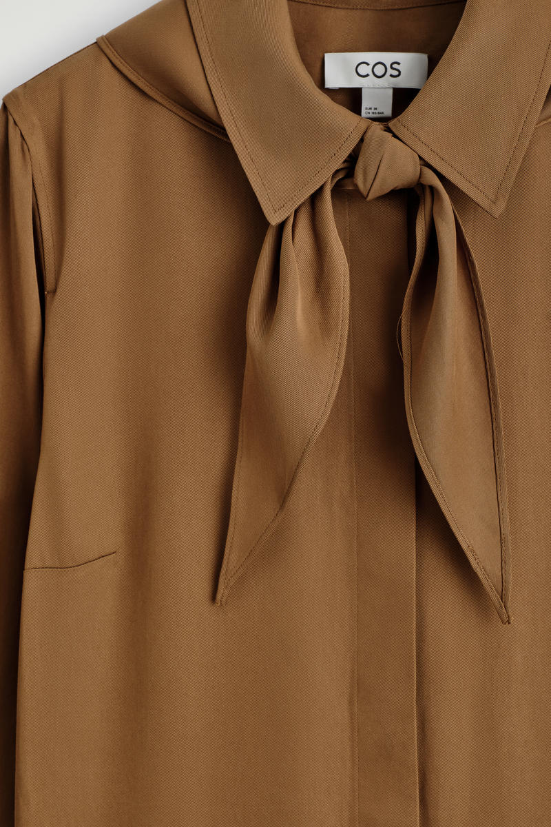 COS スカーフディテールドロップドウエストミニドレス