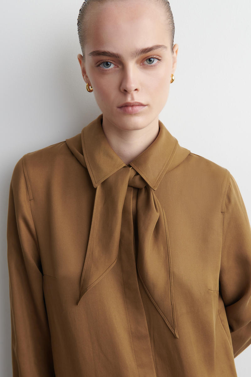 COS スカーフディテールドロップドウエストミニドレス