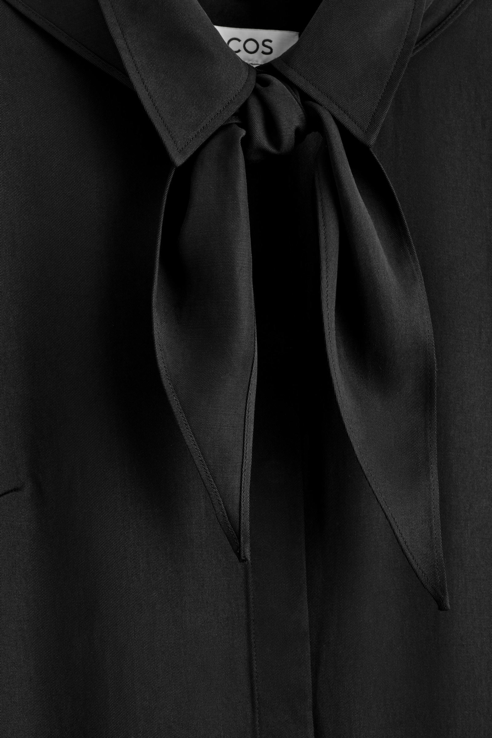 最終値下げ:COS スカーフディテールドロップウエストミニドレス ブラック SCARF-DETAIL DROPPED-WAIST MINI DRESS スカーフディテールドロップド
