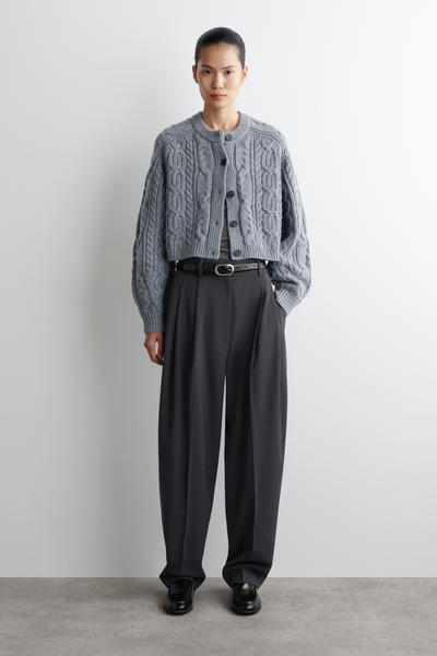 COS ケーブルニットメリノウールカーディガン