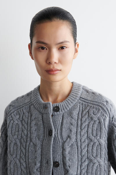 COS ケーブルニットメリノウールカーディガン