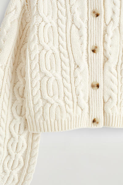 COS ケーブルニットメリノウールカーディガン