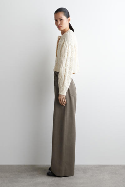 COS ケーブルニットメリノウールカーディガン