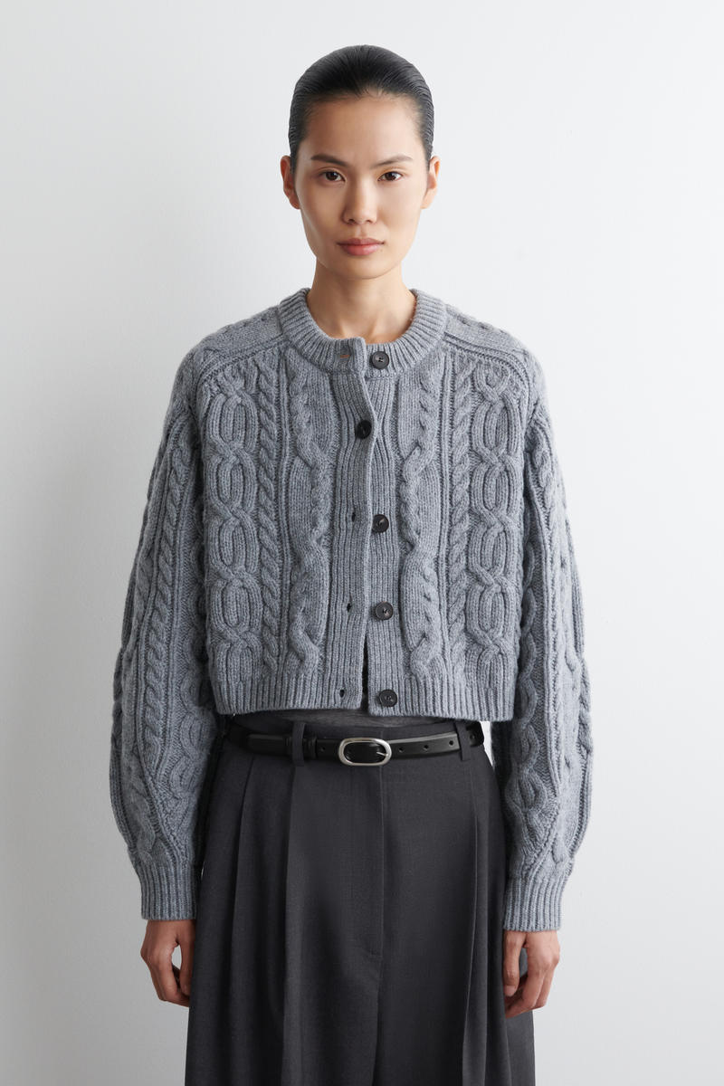 COS ケーブルニットメリノウールカーディガン