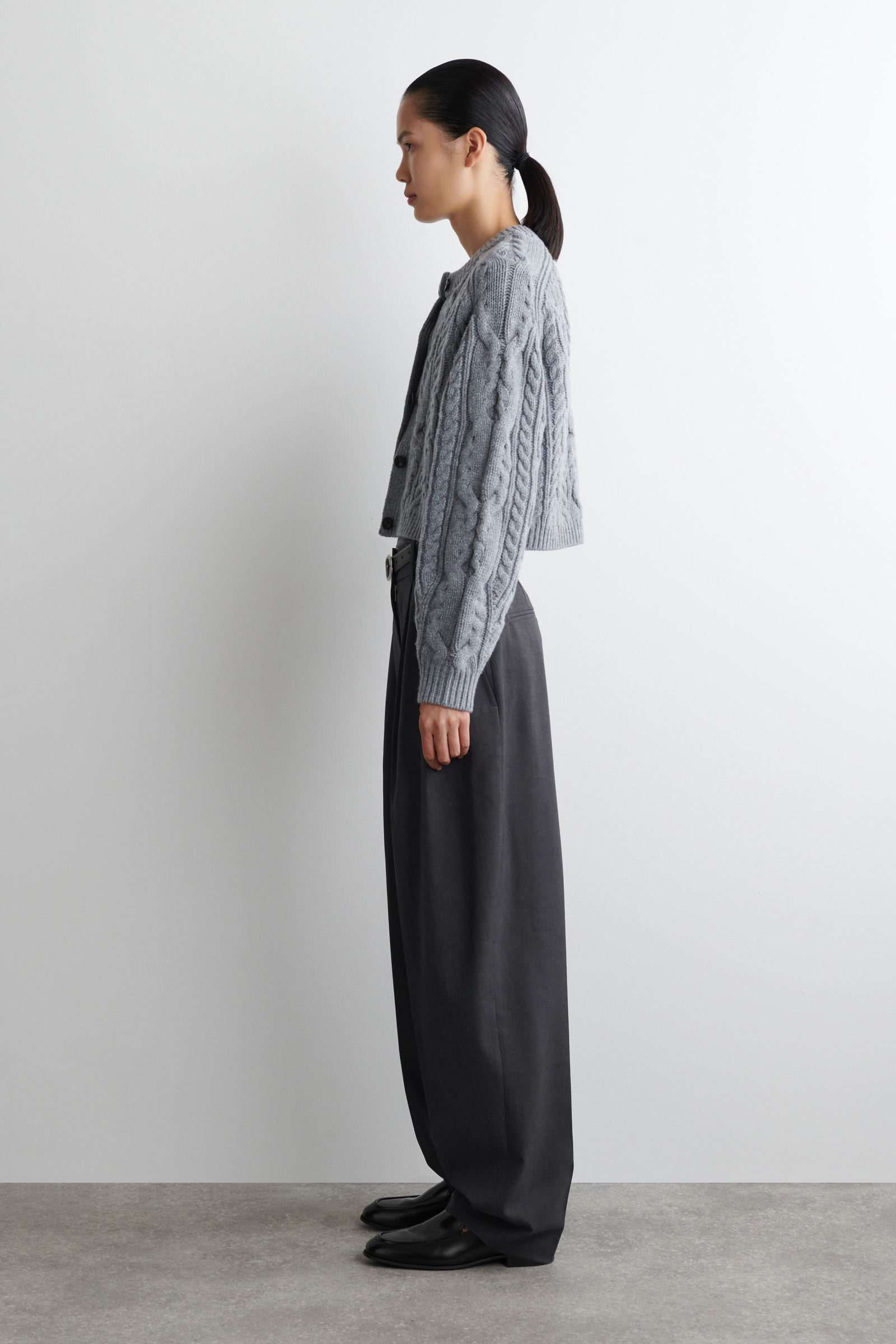 CABLE-KNIT MERINO WOOL CARDIGAN ケーブルニットメリノウール