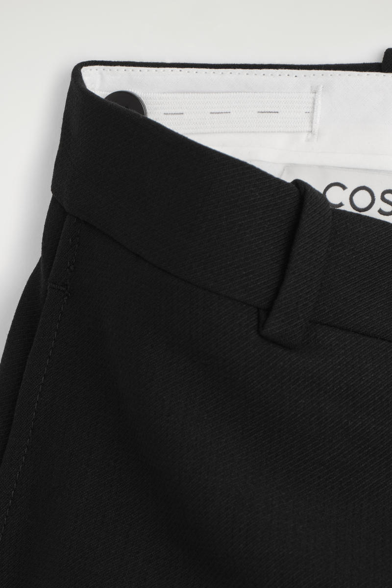 COS クロップドウールバレルレッグトラウザーズ