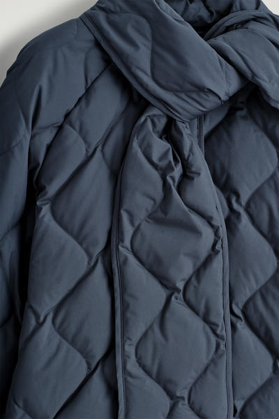 COS スカーフディテールキルティングライナージャケット