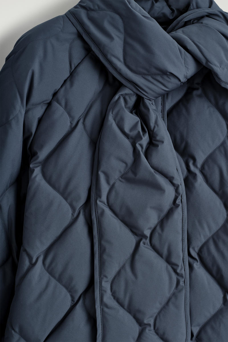 COS スカーフディテールキルティングライナージャケット