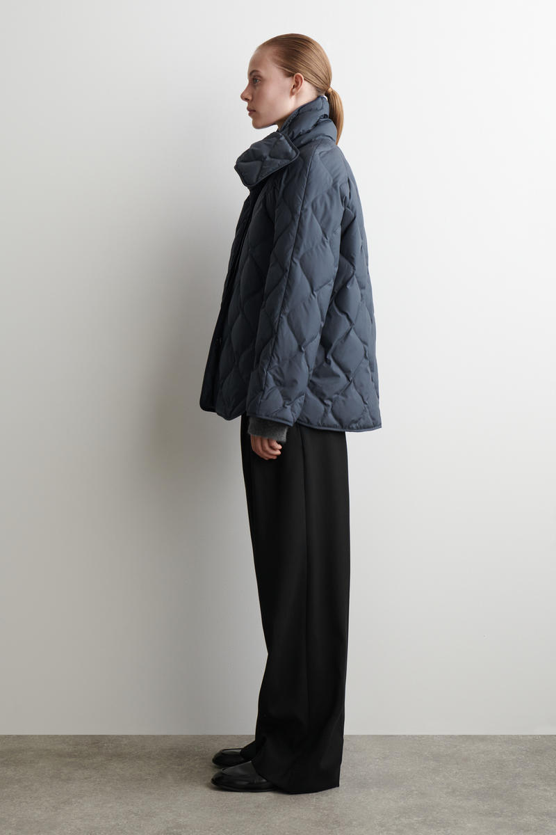 COS スカーフディテールキルティングライナージャケット