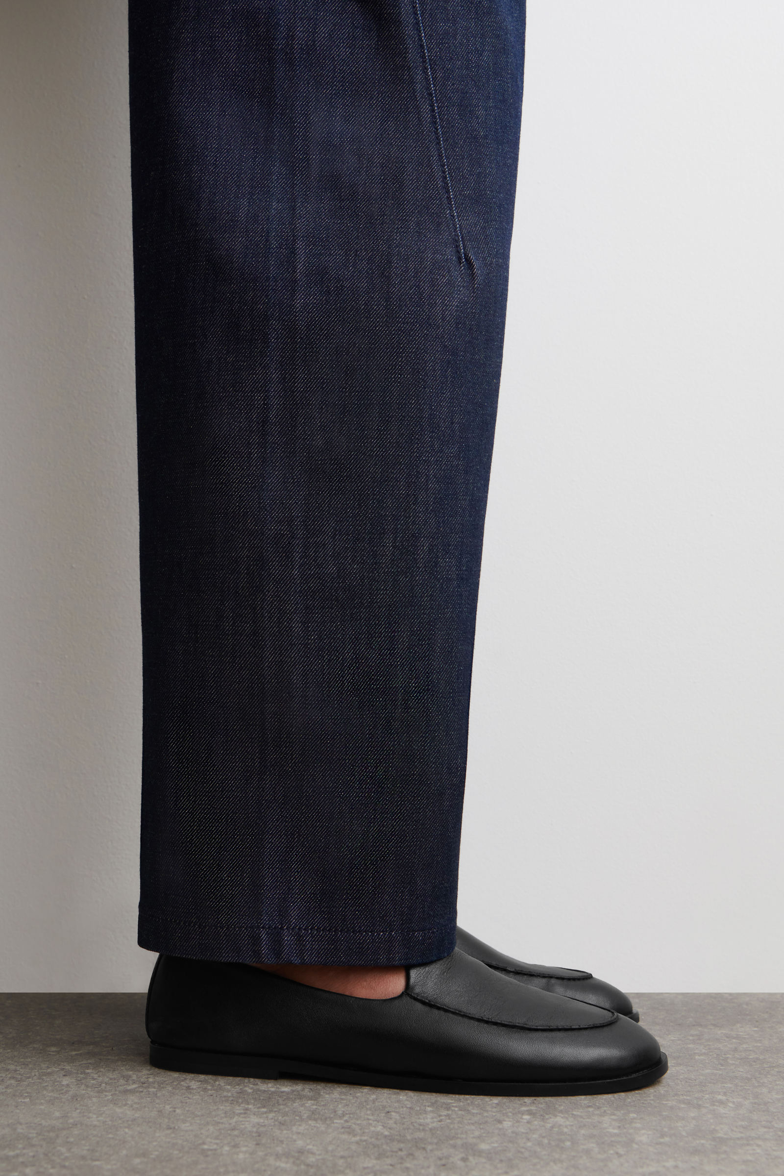 CLASSIC LEATHER LOAFERS クラシックレザーローファー ブラック｜COS