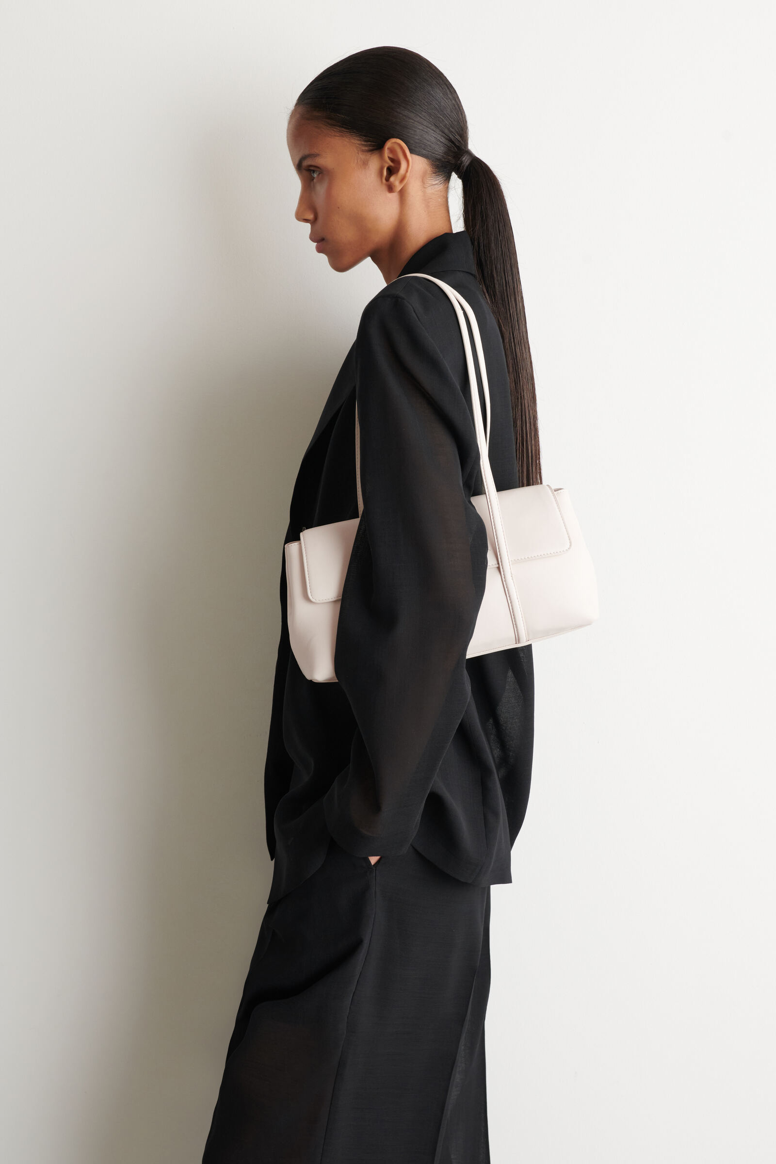 NOUVEAU SHOULDER BAG - LEATHER NOUVEAU ショルダーバッグ - レザー