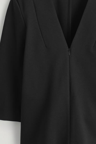 COS ジャージーVネックトップ