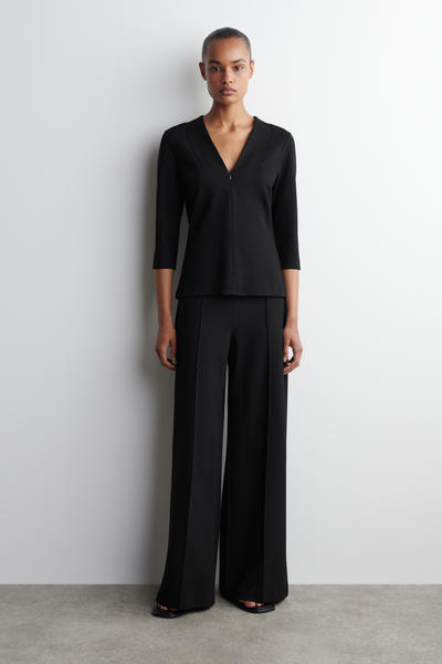 COS ジャージーVネックトップ