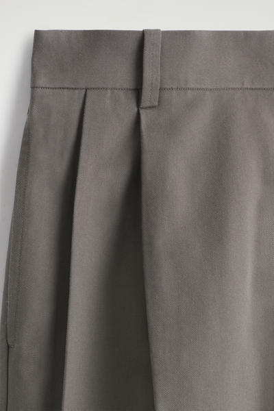 COS ストレートレッグコットンツイルトラウザーズ