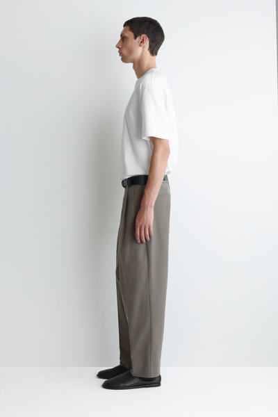 COS ストレートレッグコットンツイルトラウザーズ