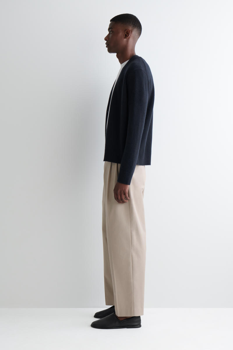 COS ストレートレッグコットンツイルトラウザーズ